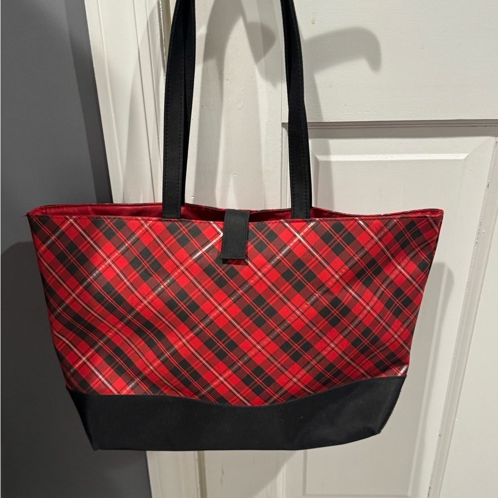 NWOT Lancôme Women’s Plaid Red and Black Tote Bag winter holidays business